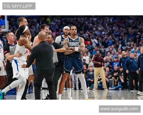 黄蜂与独行侠精彩对决直播全程回顾与赛后分析 黄蜂与独行侠精彩对决直播全程回顾与赛后分析